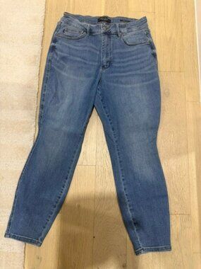 Judy Blue Skinny Fit Stretch Jeans in 16W - Style JB86538 MD-CO